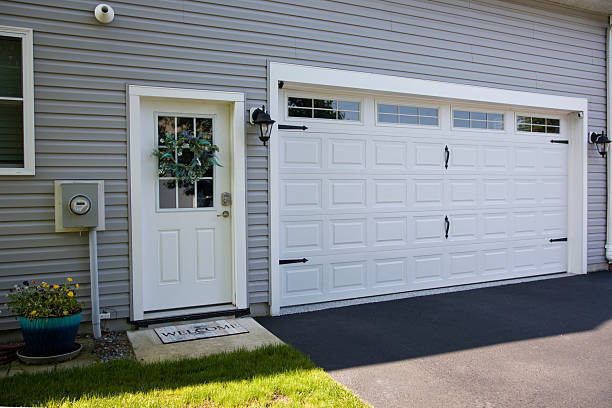 24/7 Emergency Garage Door Panel Replacement experts in Desert Palms, CA